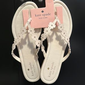 Kate Spade size 9 white flower flip flops